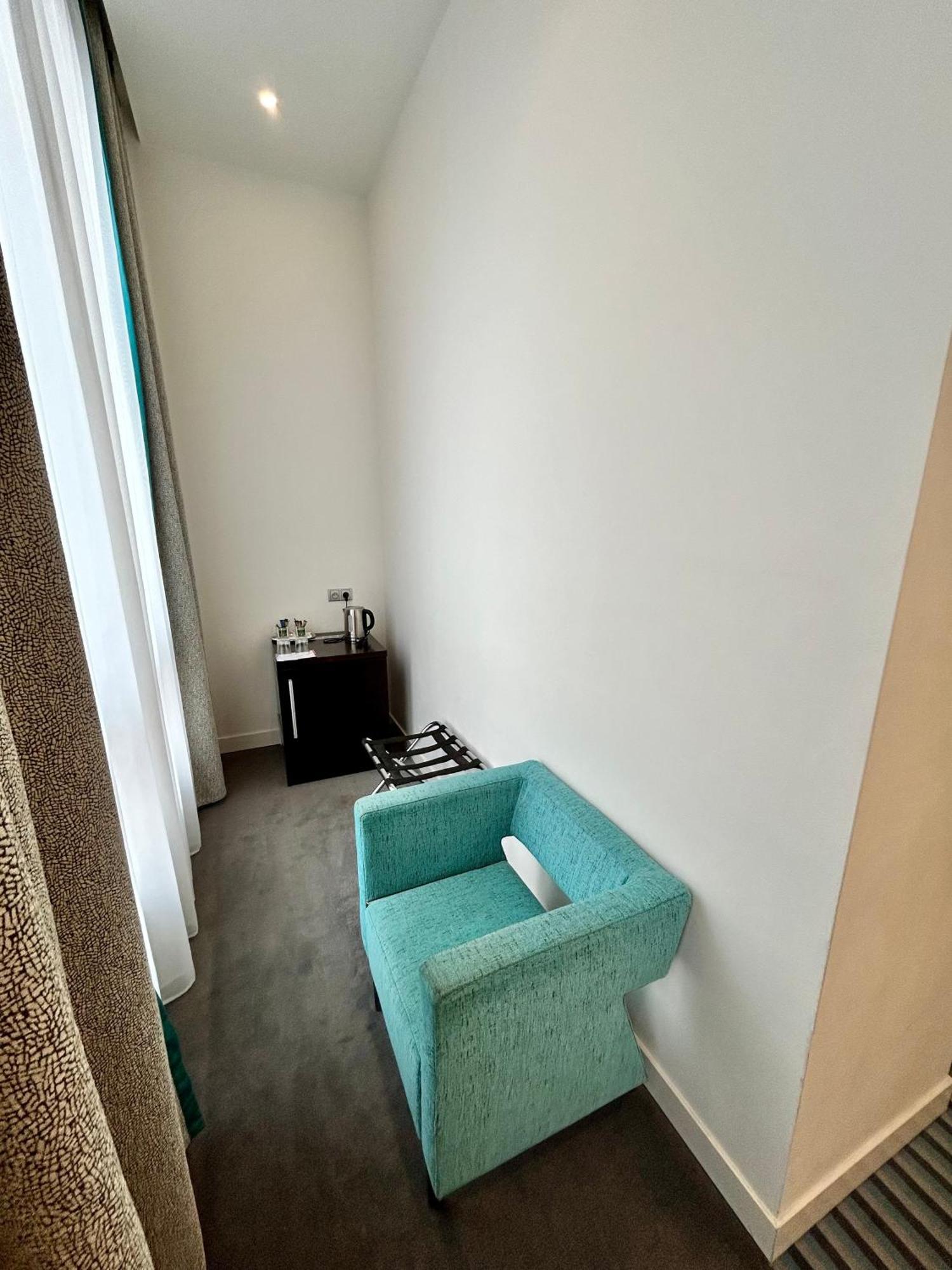 Red & Blue Design Hotel Prag Rum bild