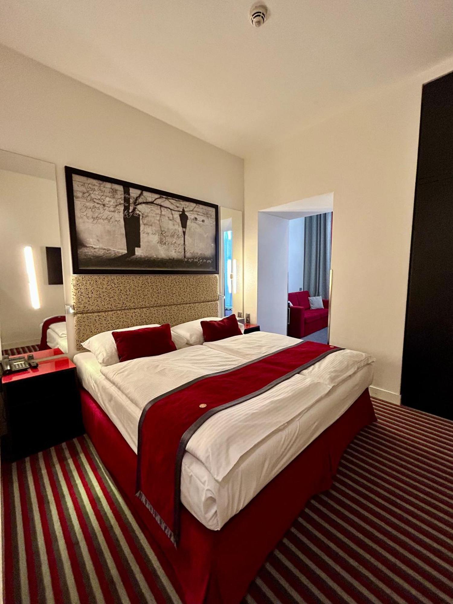 Red & Blue Design Hotel Prag Rum bild