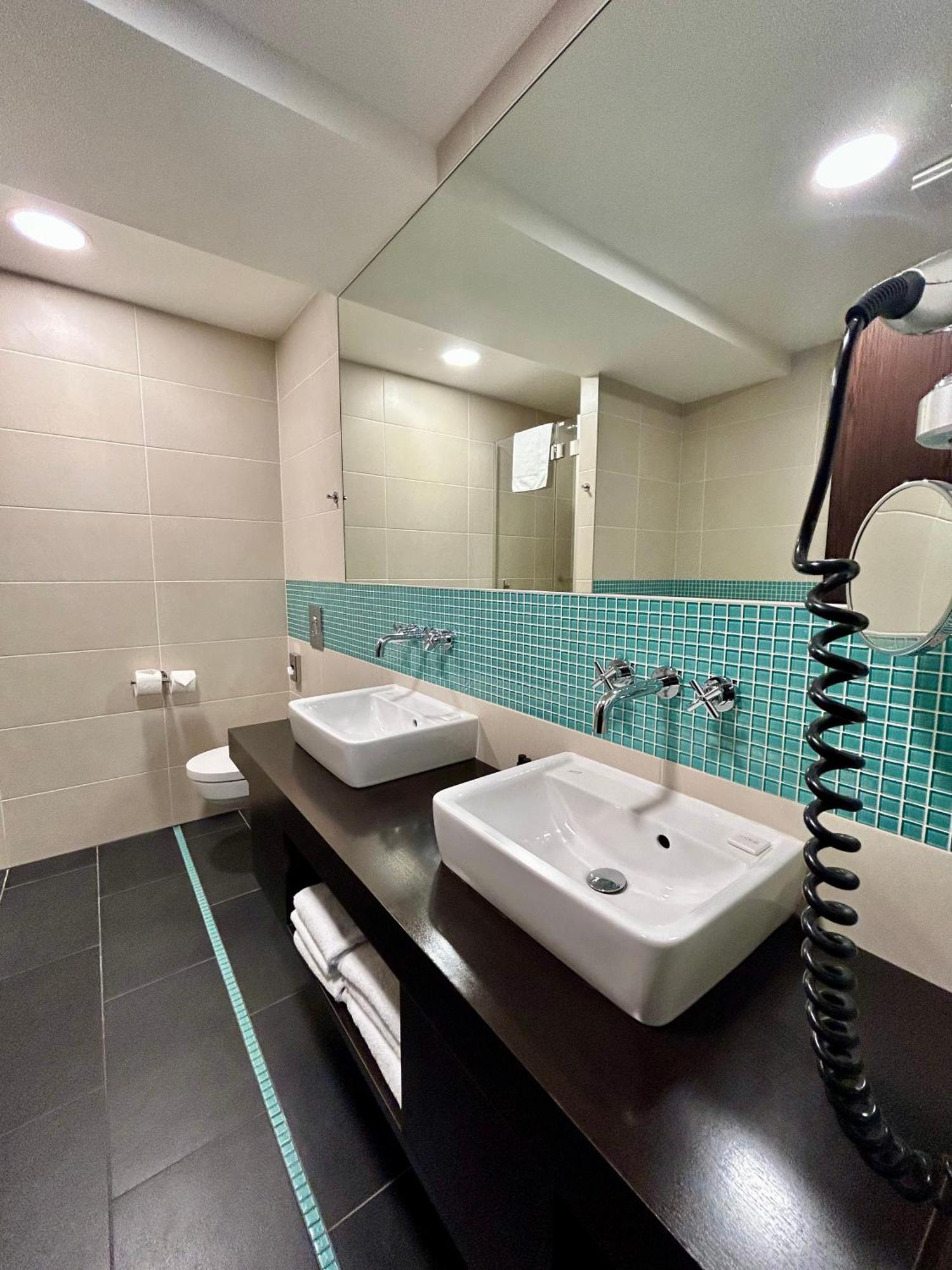 Red & Blue Design Hotel Prag Rum bild