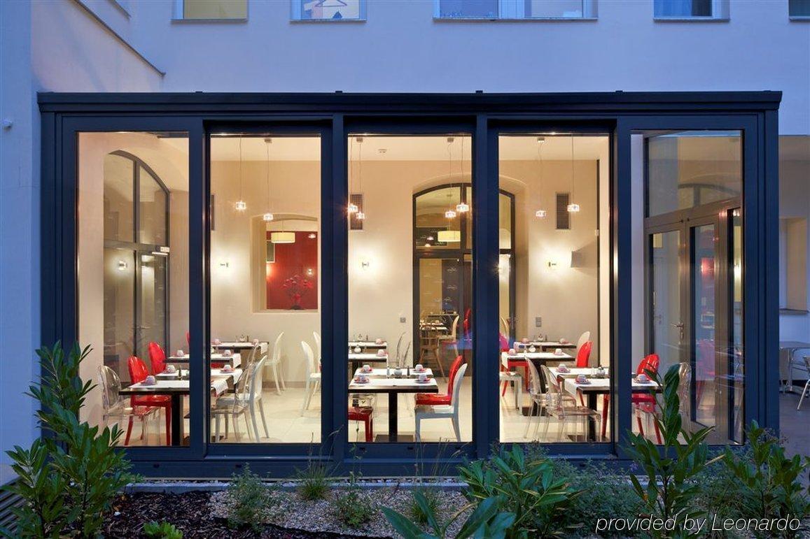 Red & Blue Design Hotel Prag Restaurang bild