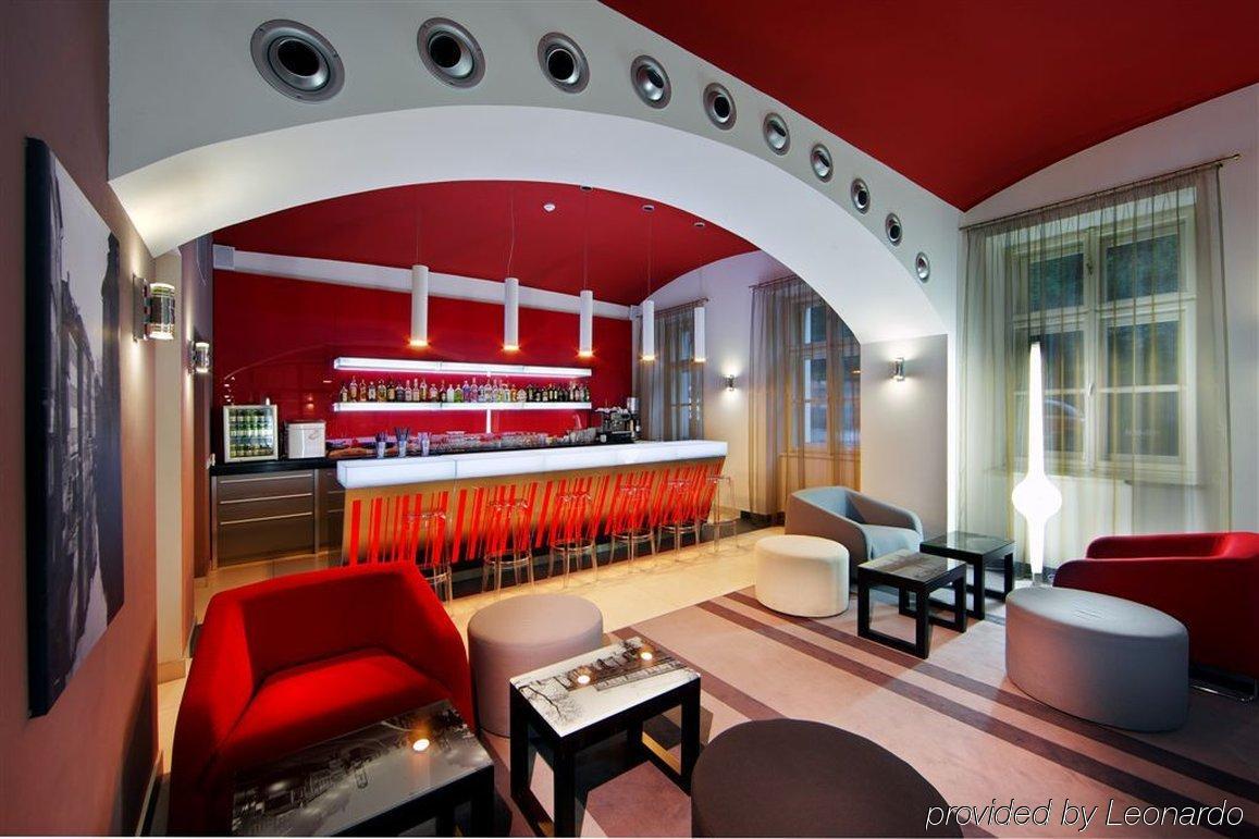 Red & Blue Design Hotel Prag Restaurang bild