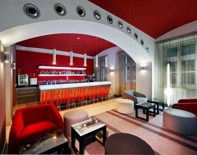 Red & Blue Design Hotel Prag Exteriör bild