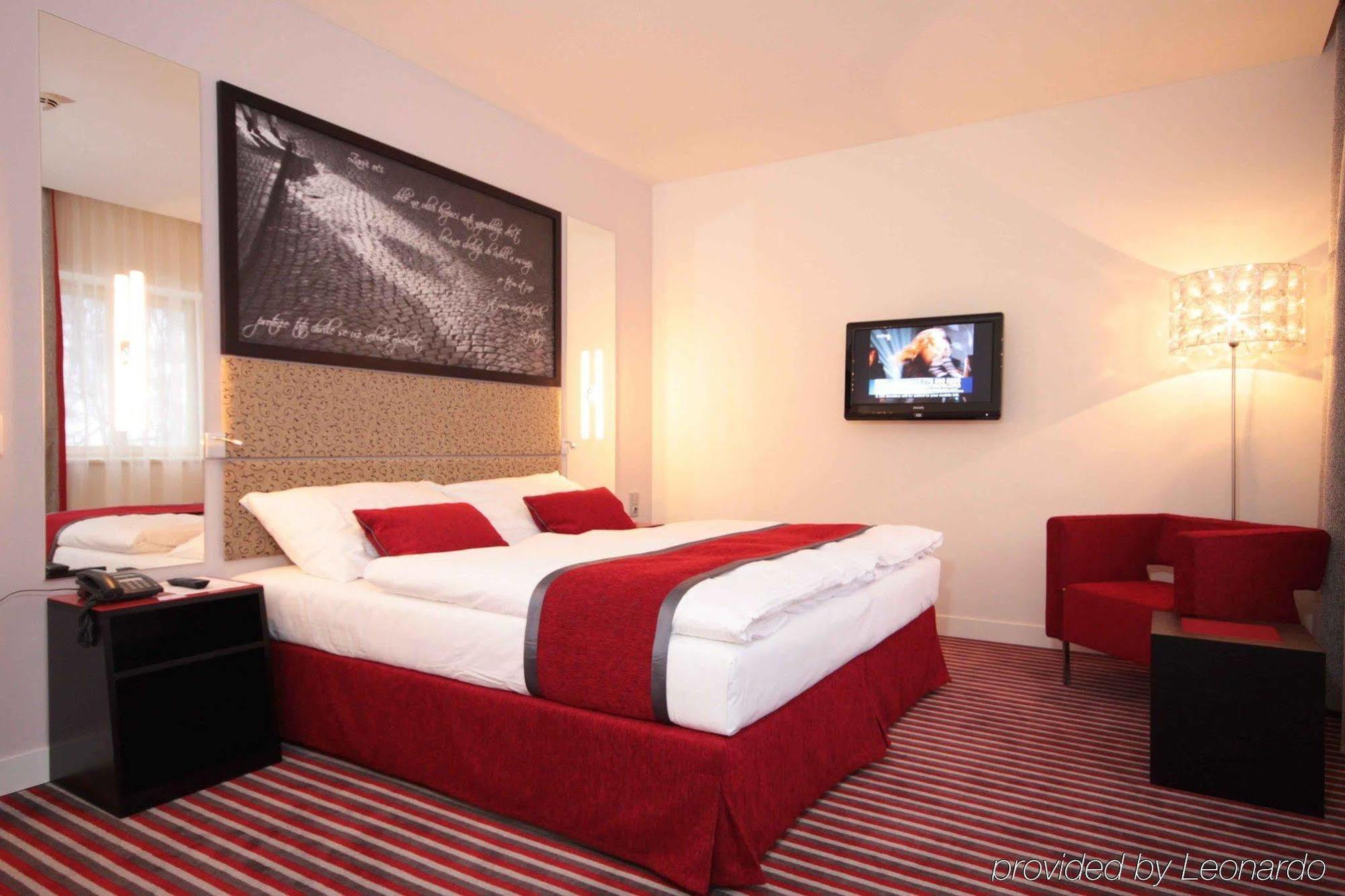 Red & Blue Design Hotel Prag Rum bild
