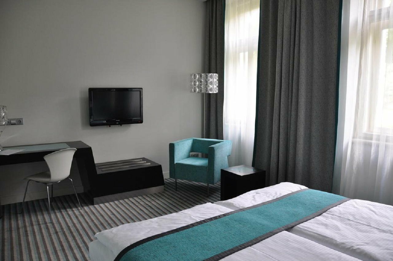 Red & Blue Design Hotel Prag Exteriör bild